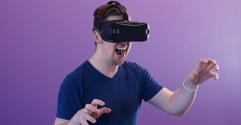 Virtual Reality Headset Black Friday 2018 Deals (HTC, Oculus, PS4) - 3D