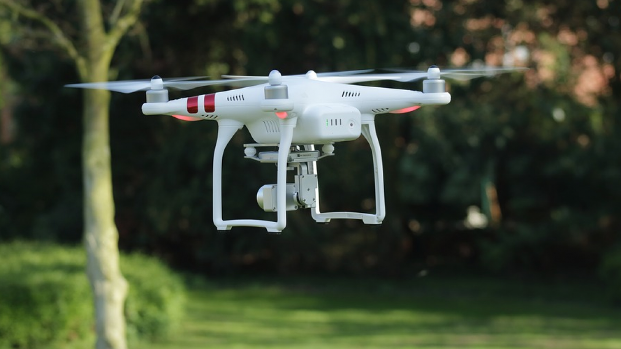 Perceptie Leeg de prullenbak Deskundige 10 Best iPhone & iPad Controlled Drones: iOS Camera Quadcopters