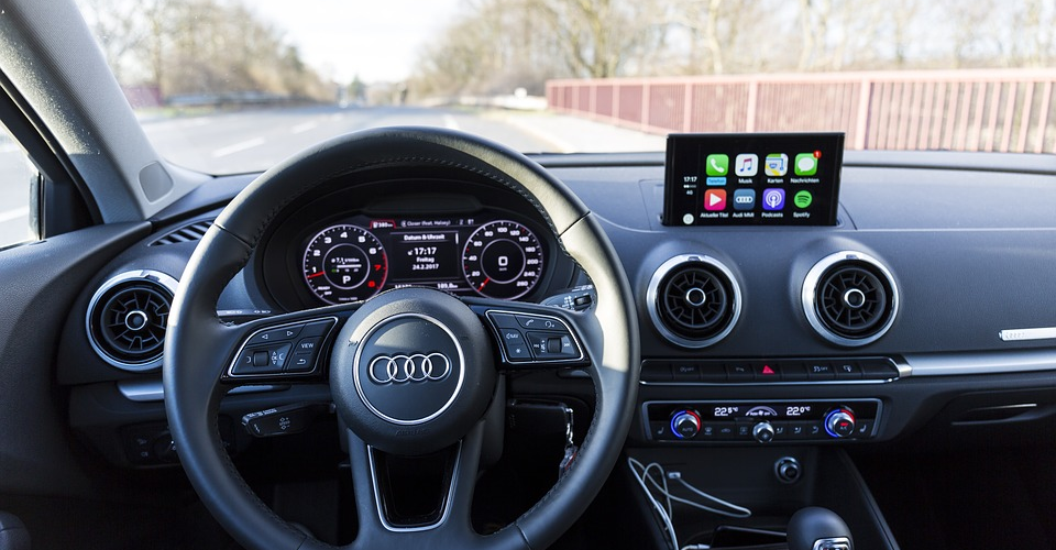 What is Apple CarPlay and How to Install It Yourself