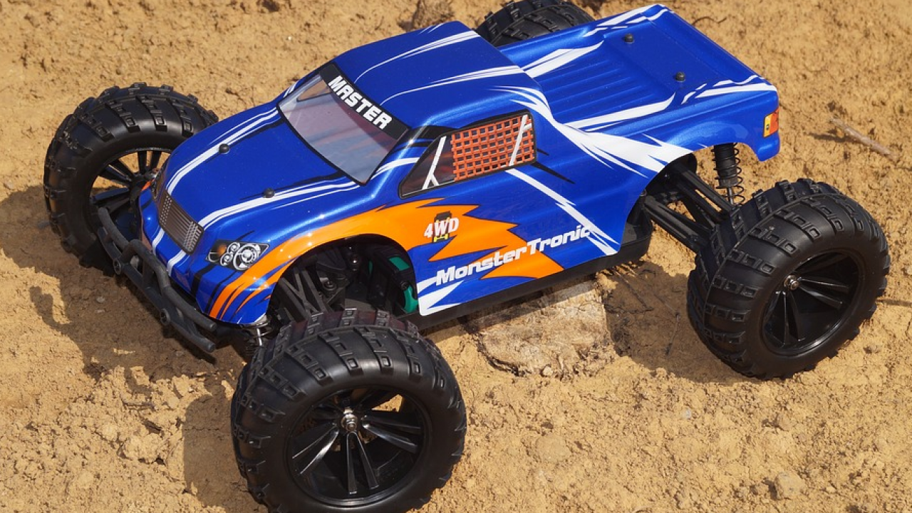 rc cars under 2000