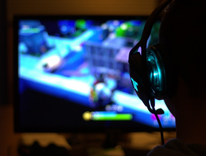 Gaming Headphones vs Music Headphones: How do they compare?