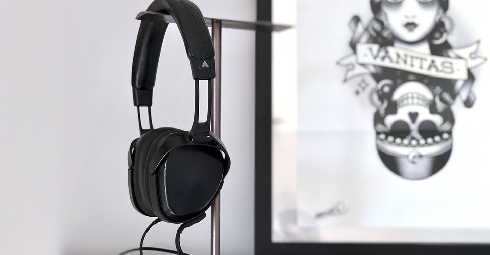 8 Best Stylish Headphone Stands of 2019