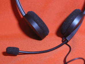 Headset vs Headphones: What is the difference?