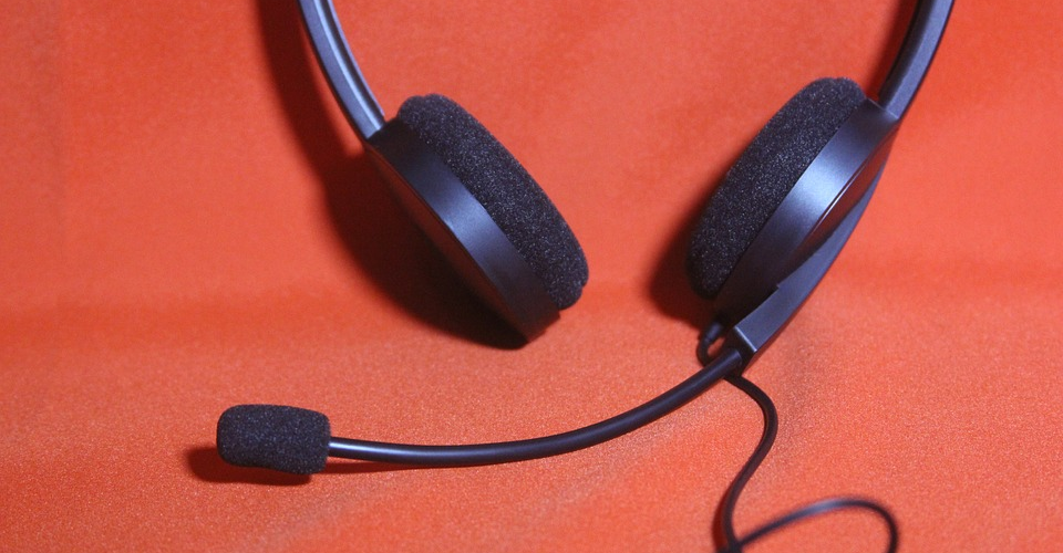 Headset vs Headphones: What is the difference?