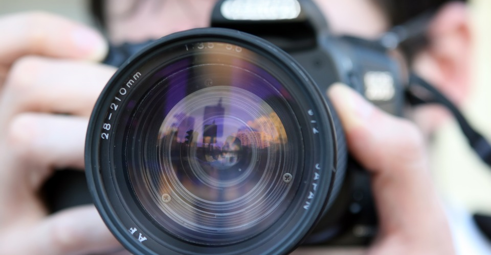 6 Best DSLRs with Flip Out Screens of 2019