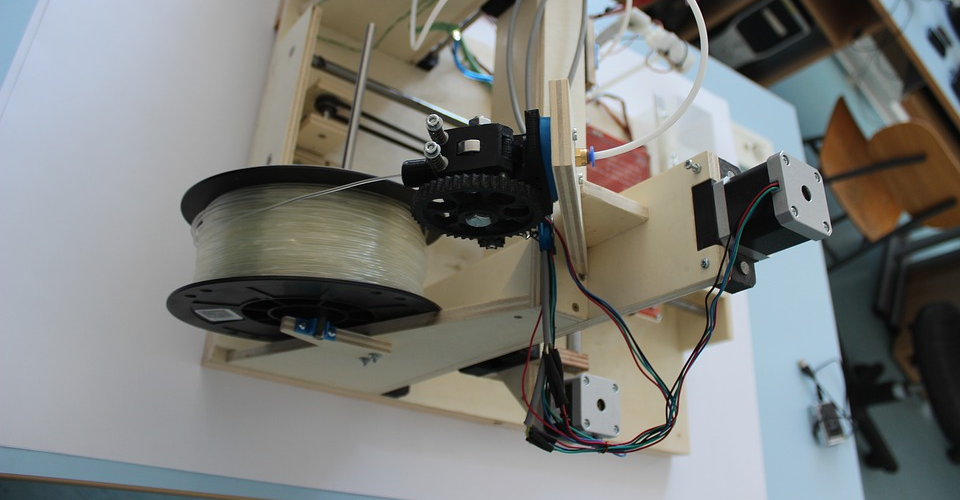 Adventure in new lock-down: a 3d printed filament spool holder
