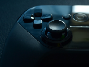8 Best Android Game Controllers for Your Phone