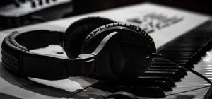 Sennheiser-Headphones-Black-Friday-2019-Deals-and-Steals