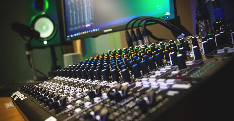 Essential Recording Studio Setup Gear – What You Must-Have