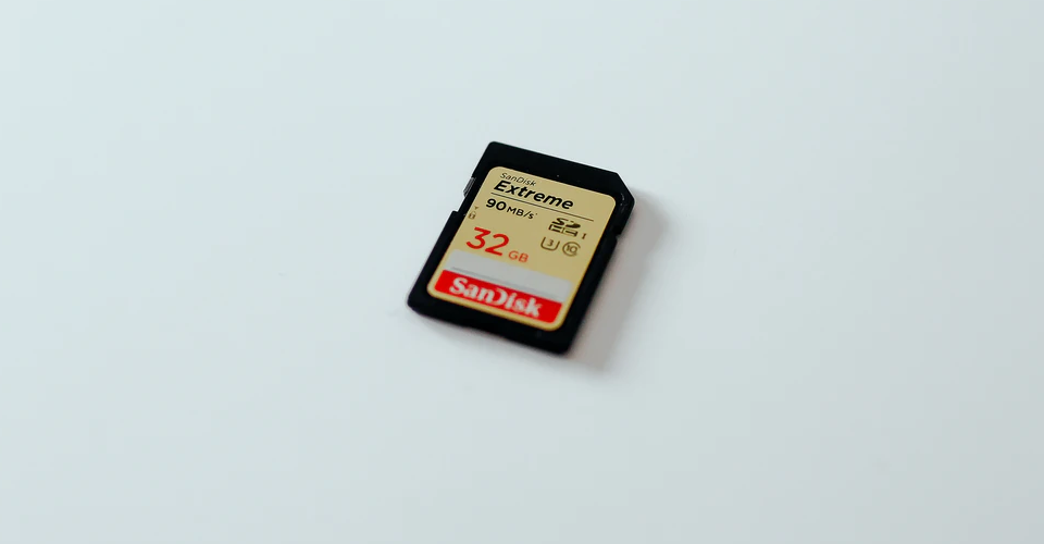 How Many Pictures Can 32GB Hold? A Reference for Photographers