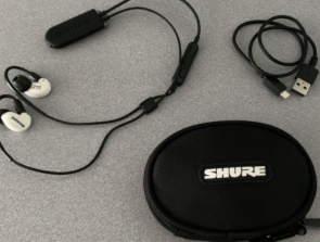 Headphone Comparison: Shure SE215 vs. 1More Triple Driver (E1001)