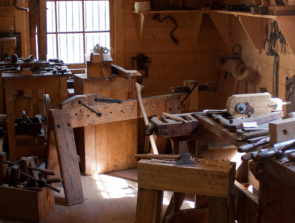 How to Build A Small Woodworking Shop at Home