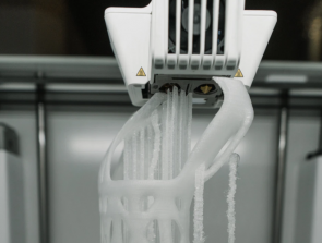 Stringing in 3D Printing – Everything You Need to Know